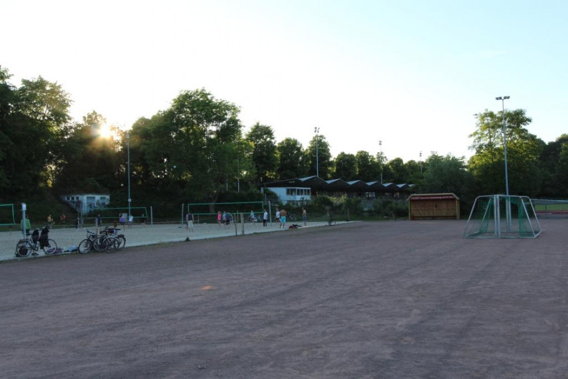 Neuer Kunstrasenplatz am Buniamshof geplant